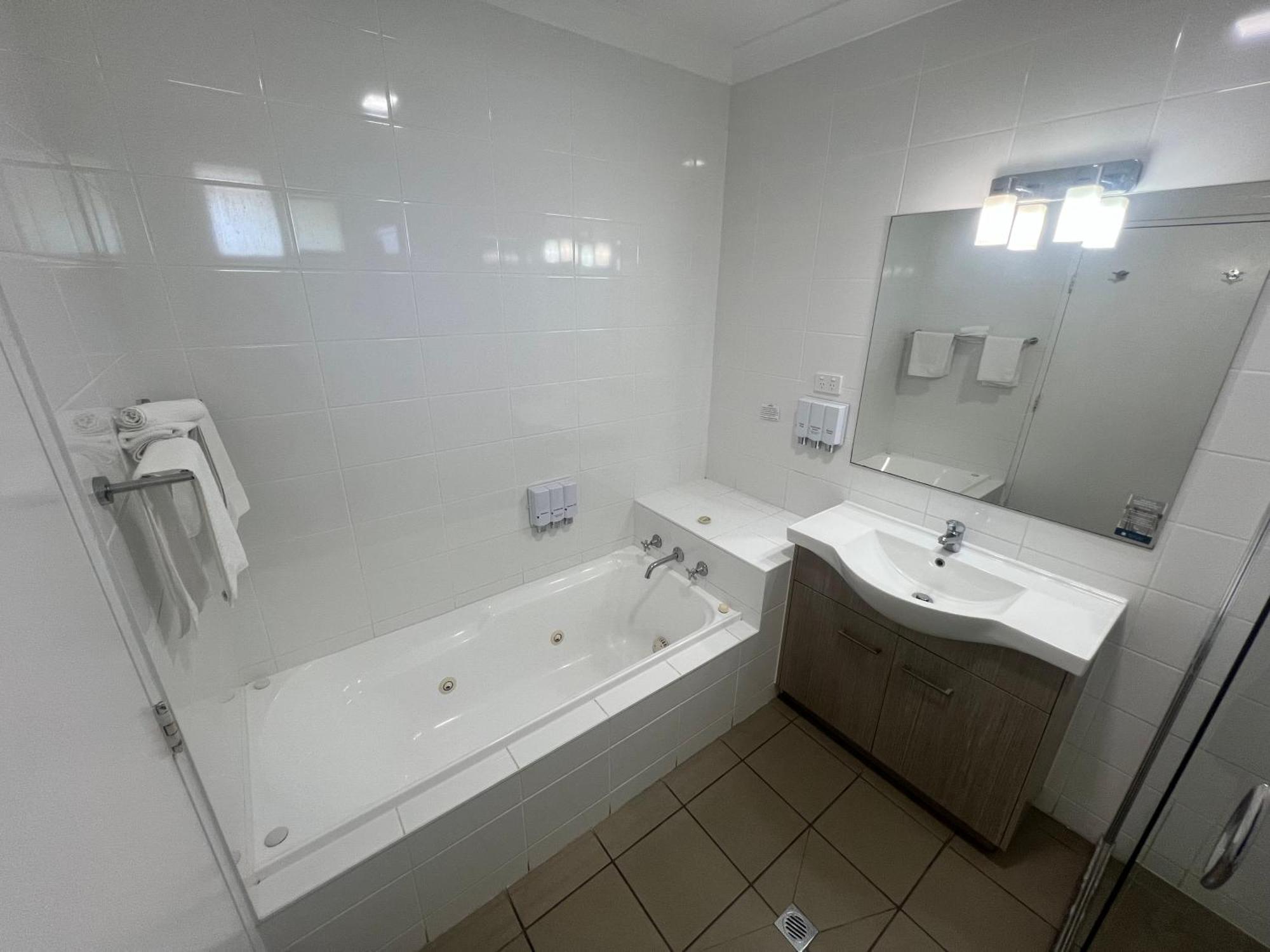 Adelong Motel Narrabri Εξωτερικό φωτογραφία
