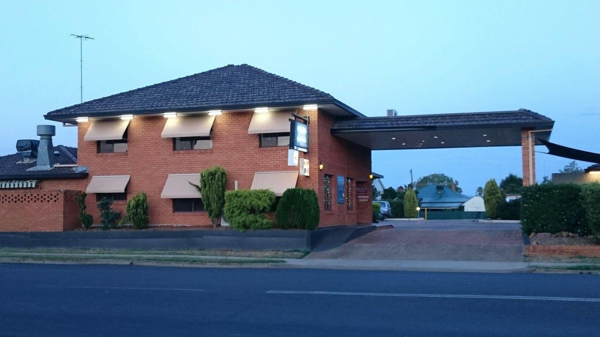Adelong Motel Narrabri Εξωτερικό φωτογραφία